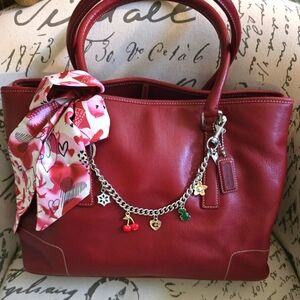 Coach Vtg '02 Hamptons Red Leather EUC w/ Twilly & Purse Necklace Included